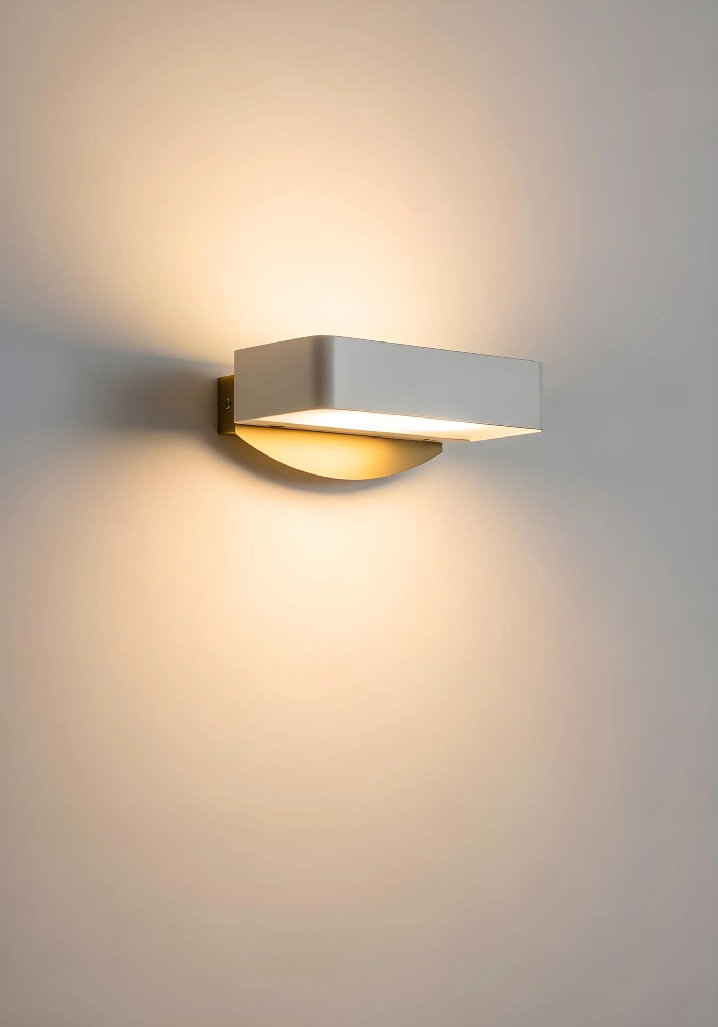 Hull — Sconce, Patinated brass.